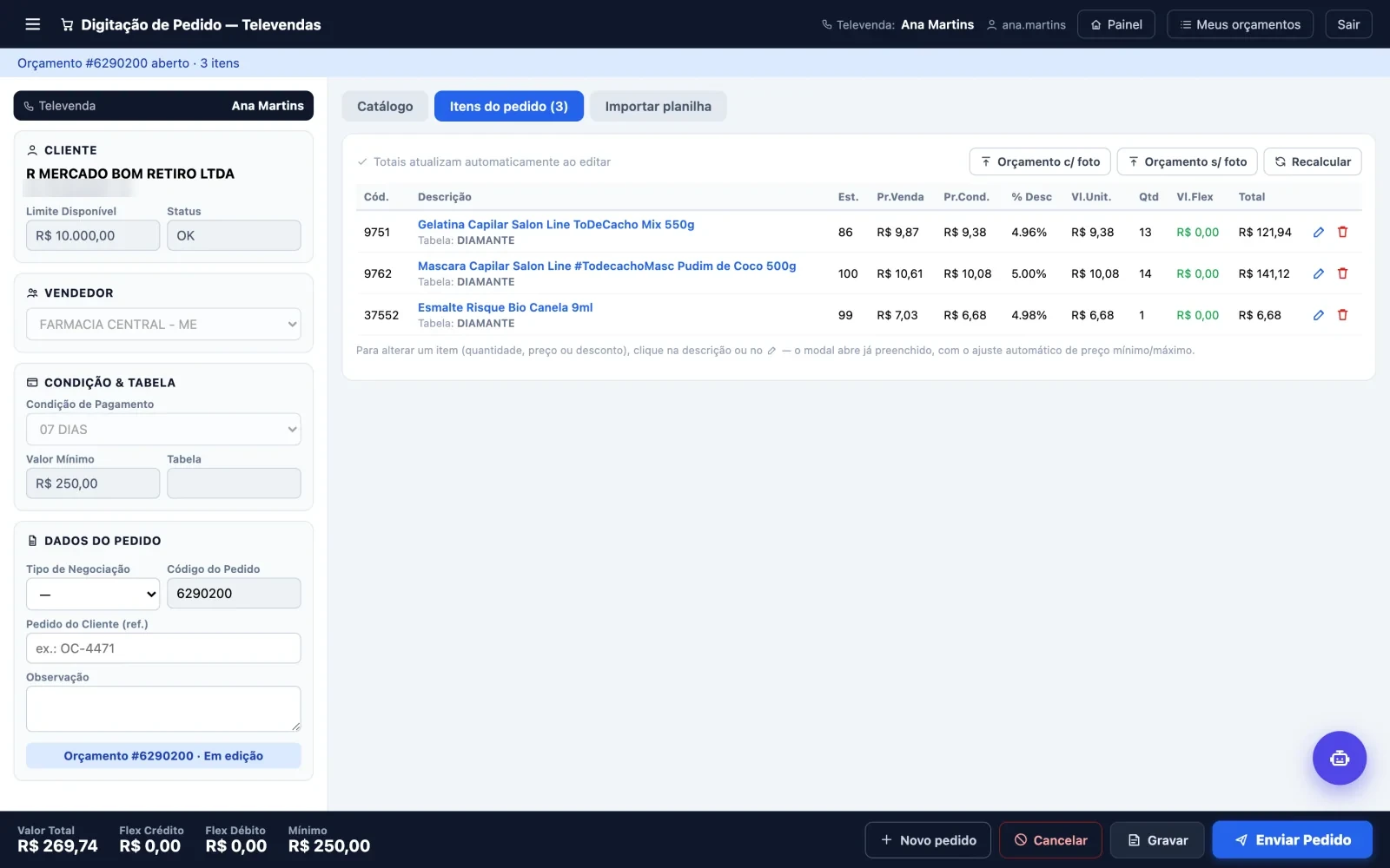Tela de digitação de pedido do CRM com cliente, condição de pagamento e itens